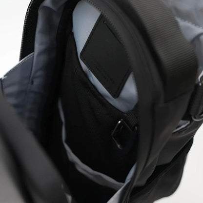 Sesbou Magnetic Companion™ – Magnetic Gym Bag (Waterproof & Touch-Friendly)